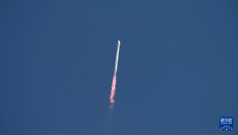 Foguete chinês Zhuque-2E lança 10 satélites ao espaço