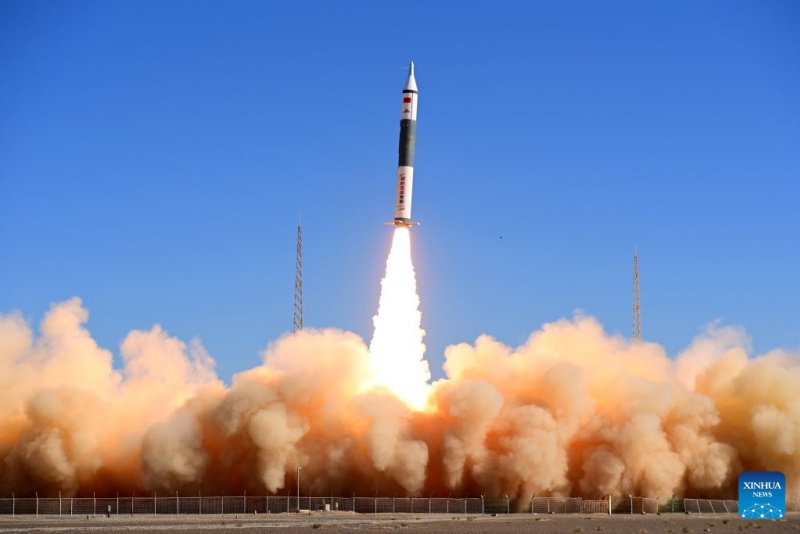 China lança dois satélites ao espaço com foguete transportador Kuaizhou-11 Y3