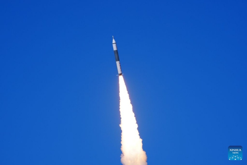 China lança dois satélites ao espaço com foguete transportador Kuaizhou-11 Y3