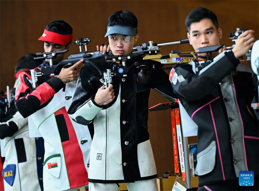 China quebra recorde mundial na prova por equipes de carabina de ar 10m masculina nos Jogos Asiáticos de Aichi-Nagoya