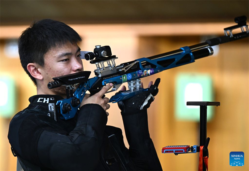 China quebra recorde mundial na prova por equipes de carabina de ar 10m masculina nos Jogos Asiáticos de Aichi-Nagoya