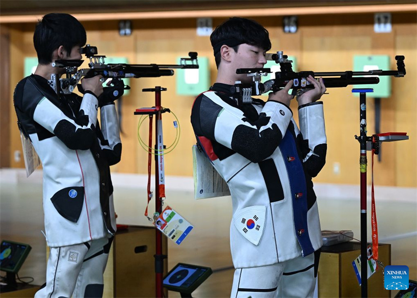 China quebra recorde mundial na prova por equipes de carabina de ar 10m masculina nos Jogos Asiáticos de Aichi-Nagoya