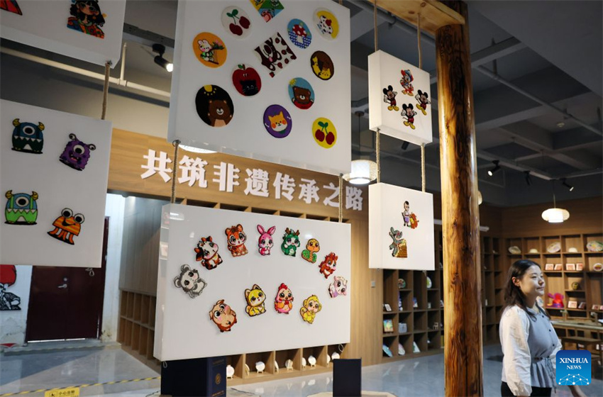Artesanato do patrimônio cultural imaterial impulsiona emprego em Ningxia