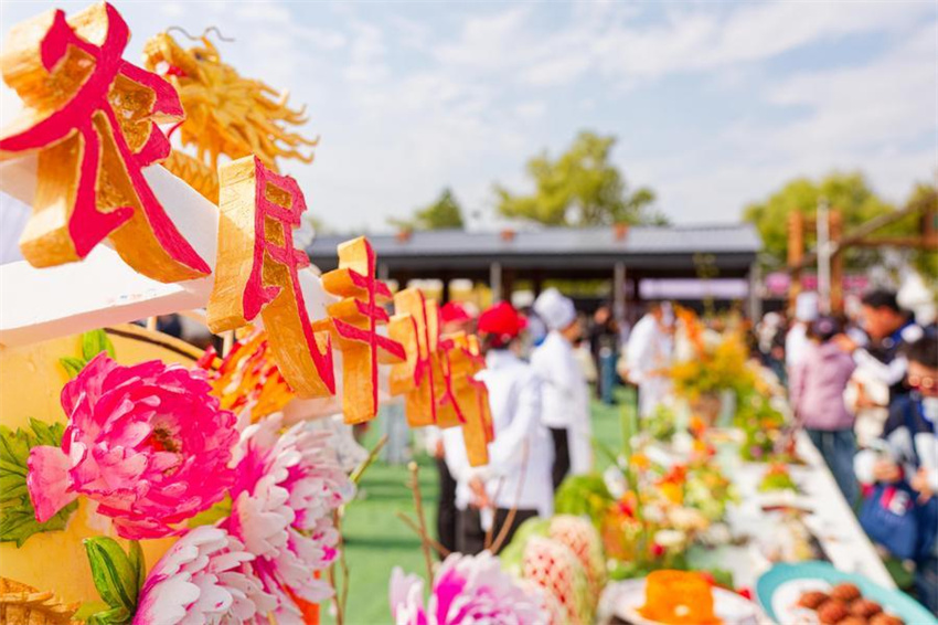 Pessoas em toda a China celebram o Festival da Colheita dos Agricultores Chineses