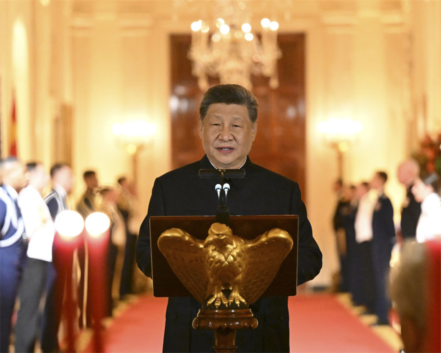 Xi Jinping participa de jantar de Estado oferecido por Trump