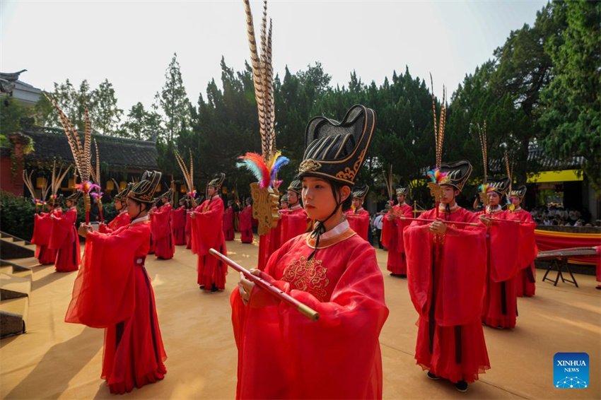 China celebra 2.577º aniversário do nascimento de Confúcio