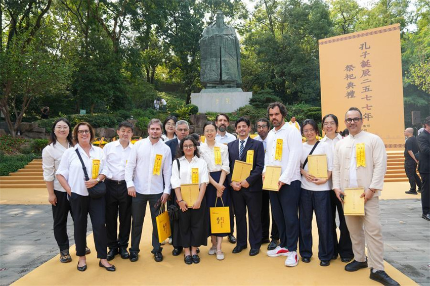 Brasileiros ganham compreensão aprofundada da modernização chinesa em Zhejiang, leste da China