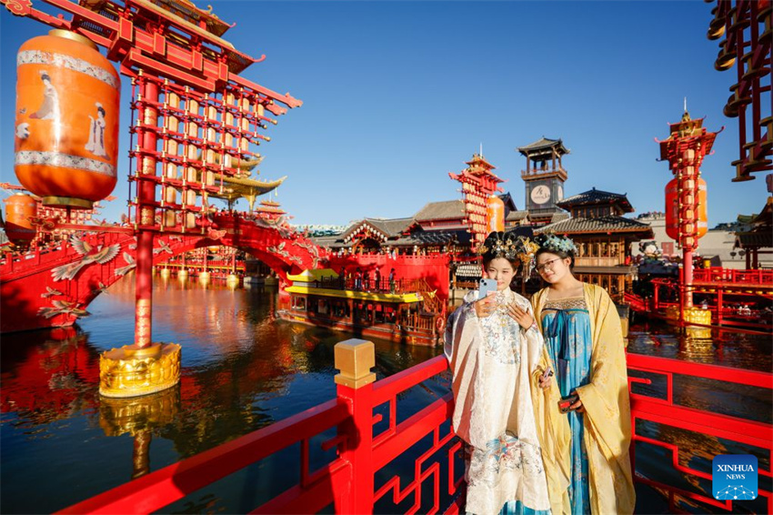China registra 826 milhões de viagens turísticas domésticas durante o feriado do Dia Nacional de 2026