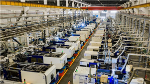 China continua a fortalecer e expandir a manufatura avançada  O valor agregado da manufatura chinesa ocupa o primeiro lugar no mundo há 16 anos consecutivos, representando quase 30% do total global.