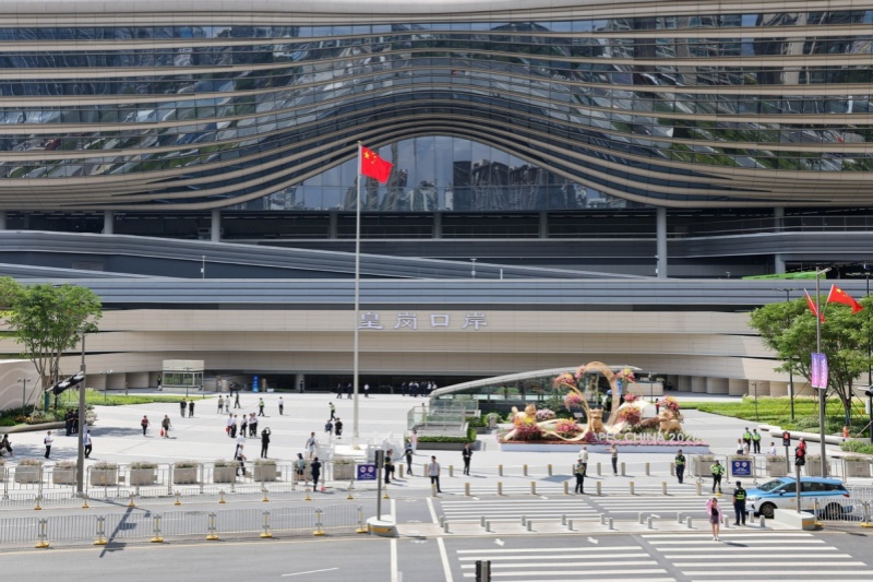 Terminal reformulado é inaugurado para facilitar viagens transfronteiriças entre Shenzhen e Hong Kong