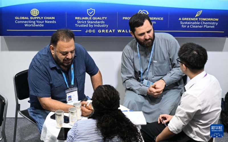 Primeira fase presencial da 140ª Feira de Cantão recebe 189 mil participantes estrangeiros