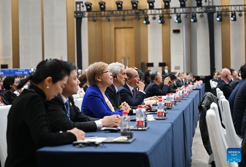 Mais alto diplomata chinês diz que Iniciativa de Governança Global torna-se cada vez mais relevante