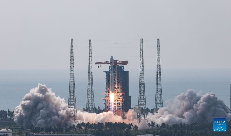 China lança novo grupo de satélites de internet